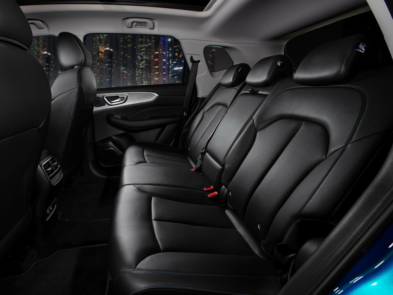 MG RX5, II, 2019–2026, SUV 5 door: Rear cabin
