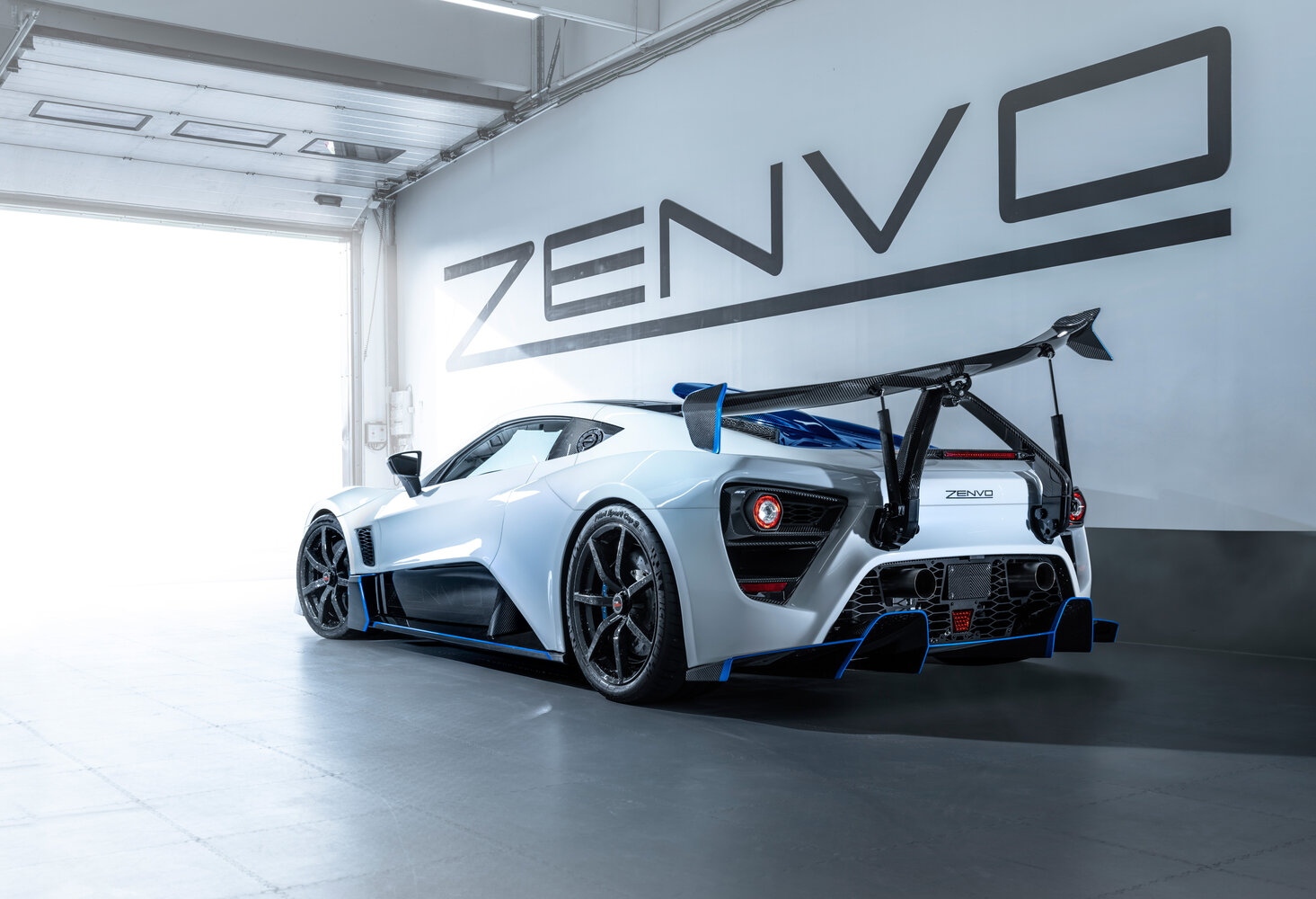 Zenvo TSR-S, , 2018–2025, Купе: Вид сзади в три четверти