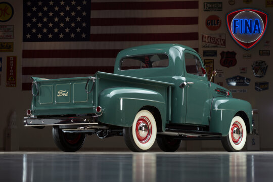 Ford F-2, , 1948–1952, Pickup Одинарная кабина: Rear three-quarter view