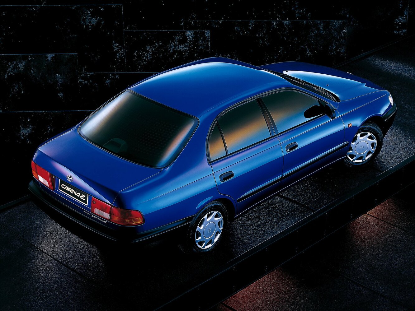 Toyota Carina E, , 1992–1998, Sedan: Rear three-quarter view