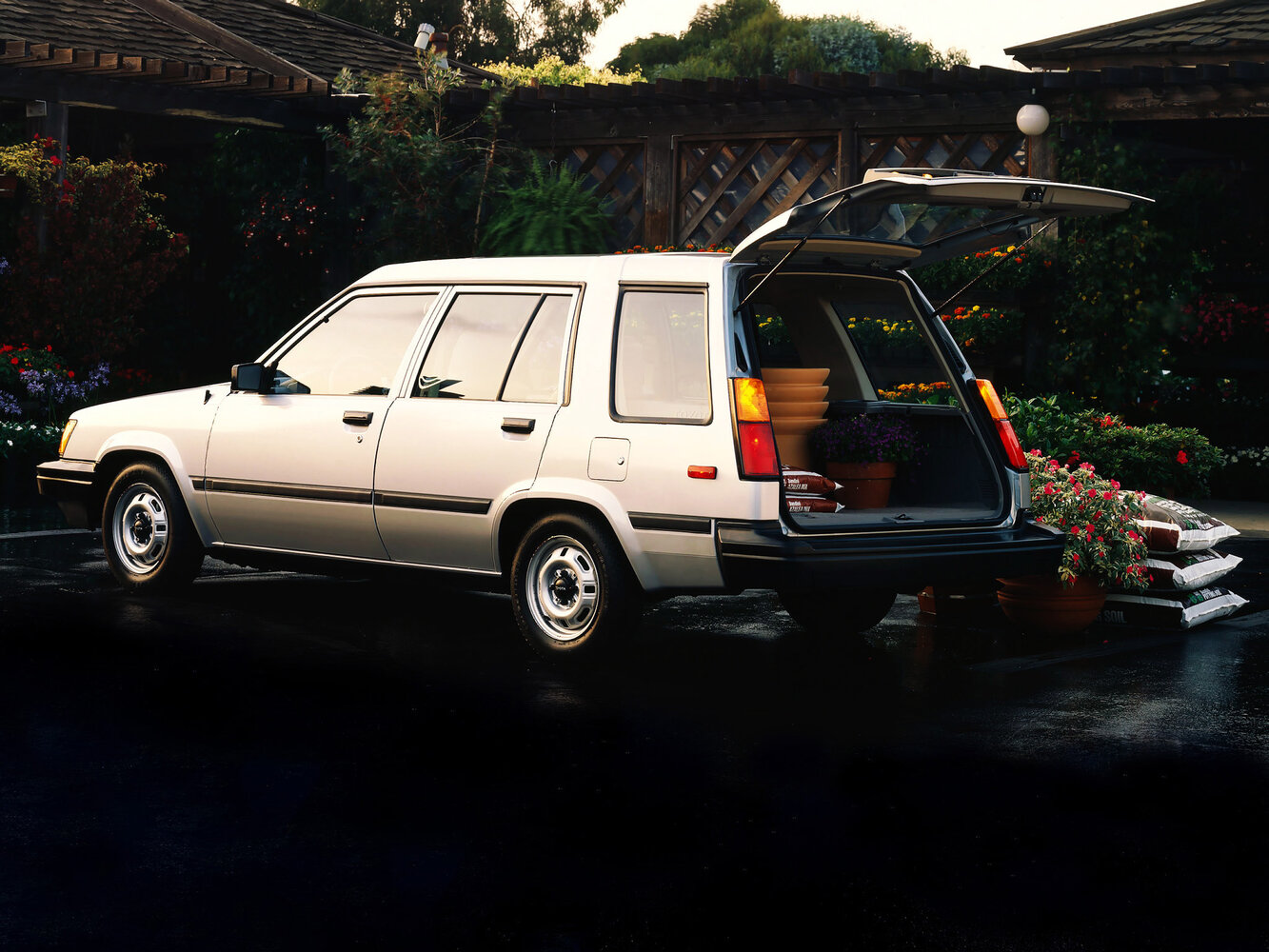 Toyota Tercel, II (L20), 1982–1988, Estate 5 door: Rear three-quarter view