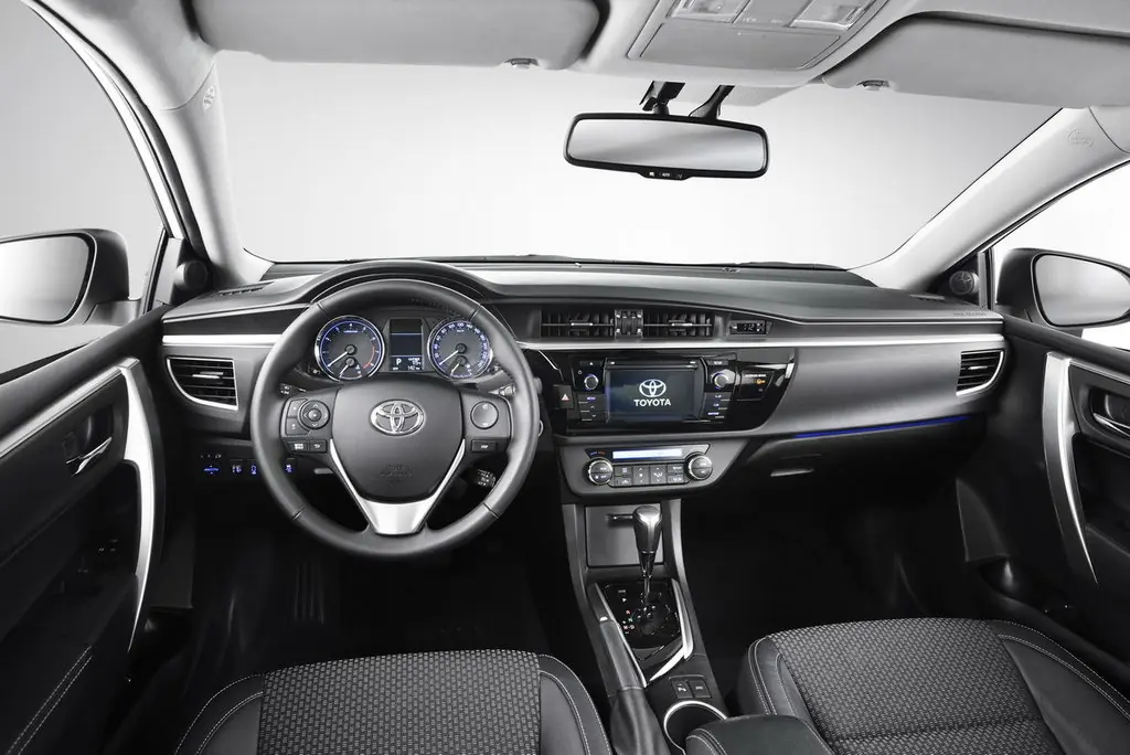 Toyota Corolla, 11 поколение, E180, Седан, Россия, 05.2012 - 07.2016: фото поколения 5