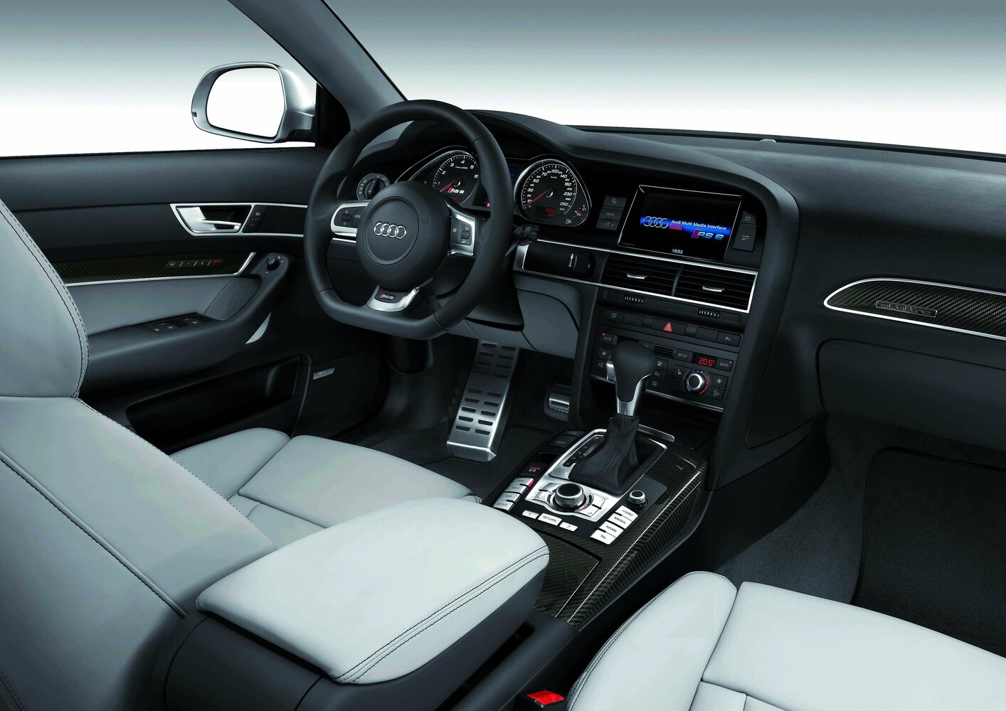 Audi RS 6, II (C6), 2007–2012, Estate 5 door: Front cabin