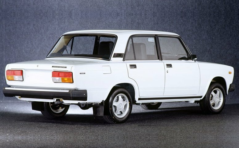 Lada (ВАЗ) 2107, , 1982–2012, Sedan: Rear three-quarter view