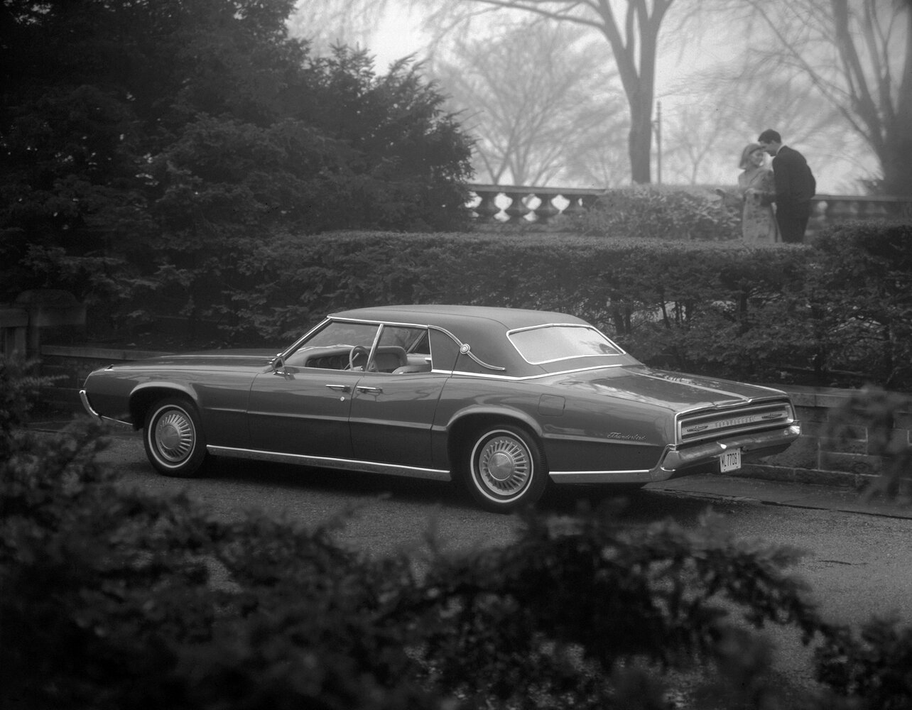 Ford Thunderbird, V, 1967–1971, Седан-хардтоп: Вид сзади в три четверти