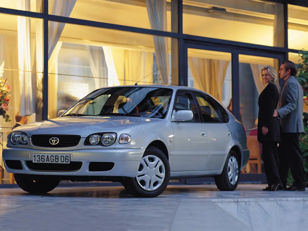 Toyota Corolla, 8 поколение, E110, рестайлинг, Хэтчбек 5 дв., Европа, 01.1999 - 10.2001: фото поколения 7
