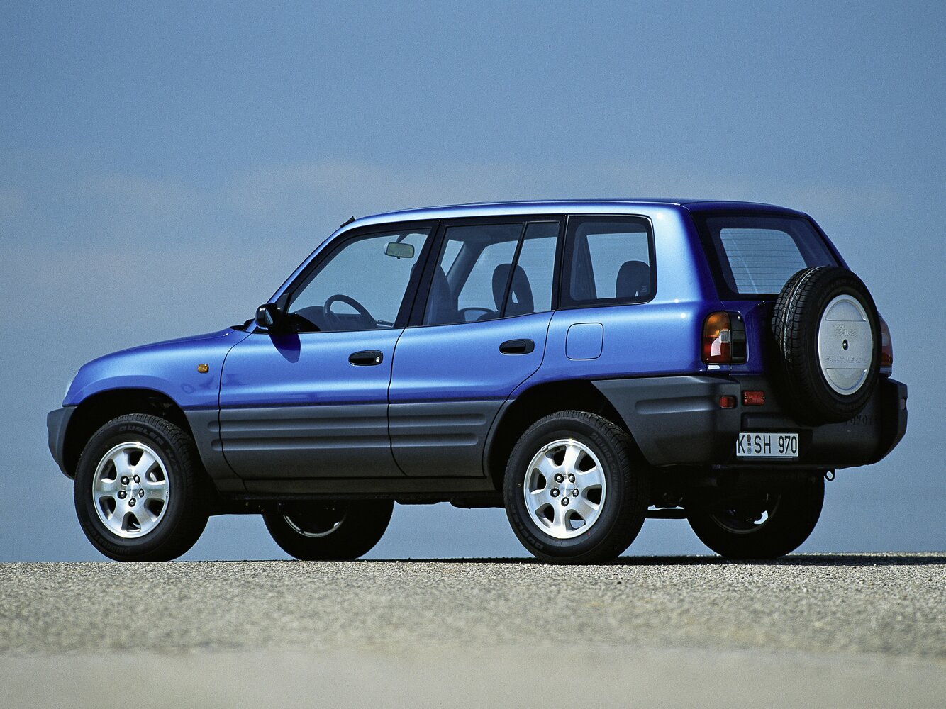 Toyota RAV4, I (XA10), 1994–2000, SUV 5 door: Rear three-quarter view