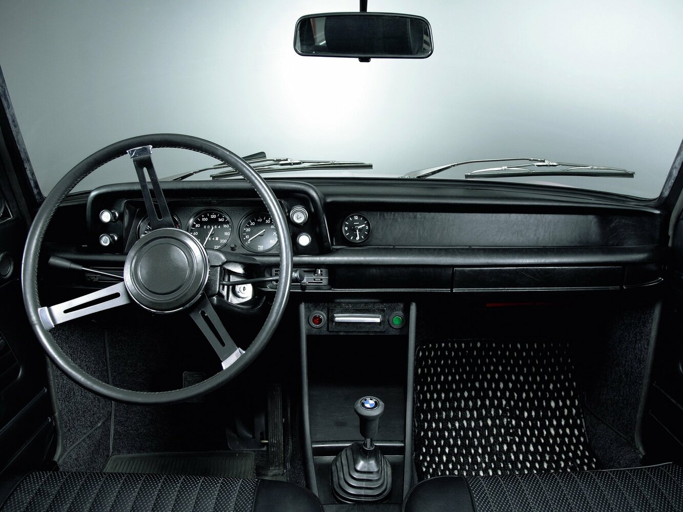BMW 02 e10, I, 1966–1977, Седан 2 дв.: Передняя панель