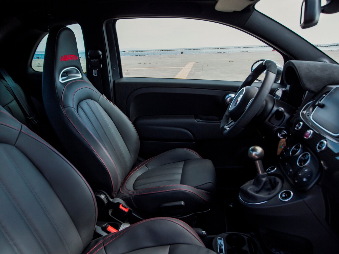 Abarth 595, I facelift, 2016–2024, Convertible: Front cabin