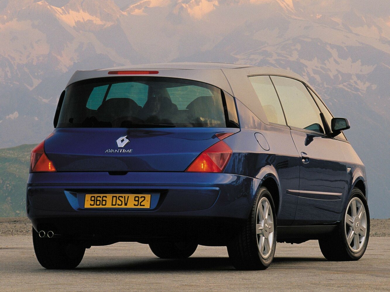 Renault Avantime, , 2001–2003, Компактвэн: Вид сзади в три четверти