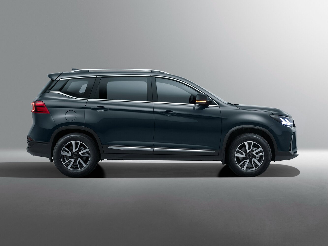 Forthing T5, I facelift 2, 2022–2026, SUV 5 door: Side view
