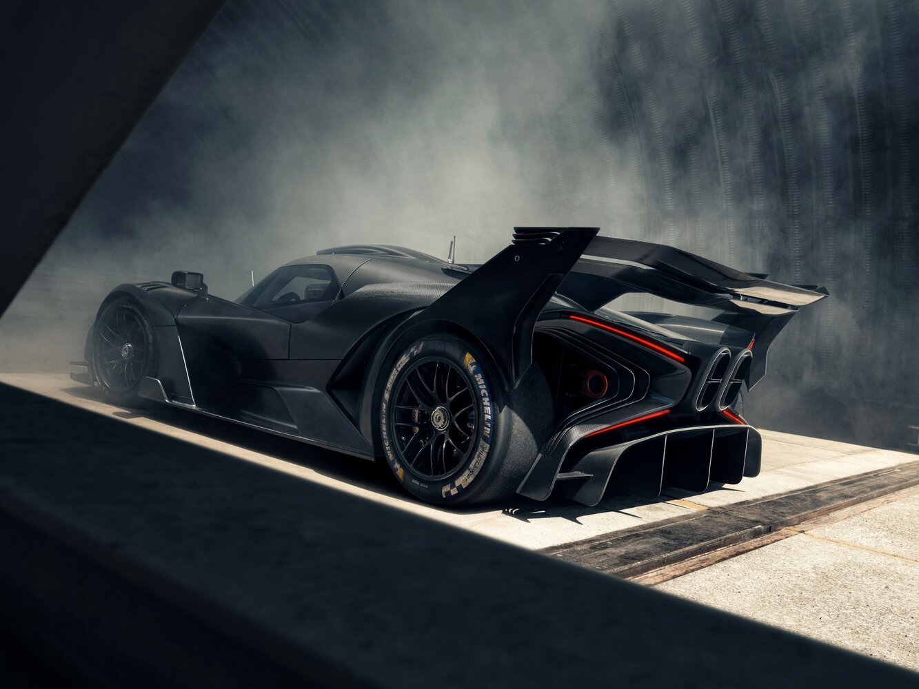 Bugatti Bolide, , 2024–2025, Купе: Вид сзади в три четверти