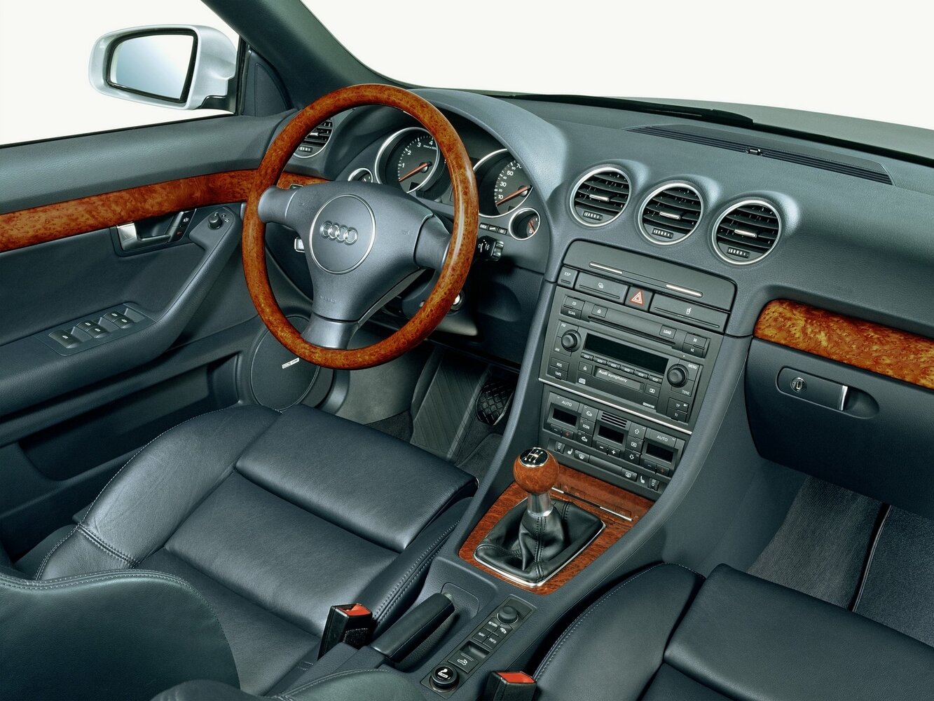 Audi A4, II (B6), 2000–2006, Кабриолет: Передняя часть салона