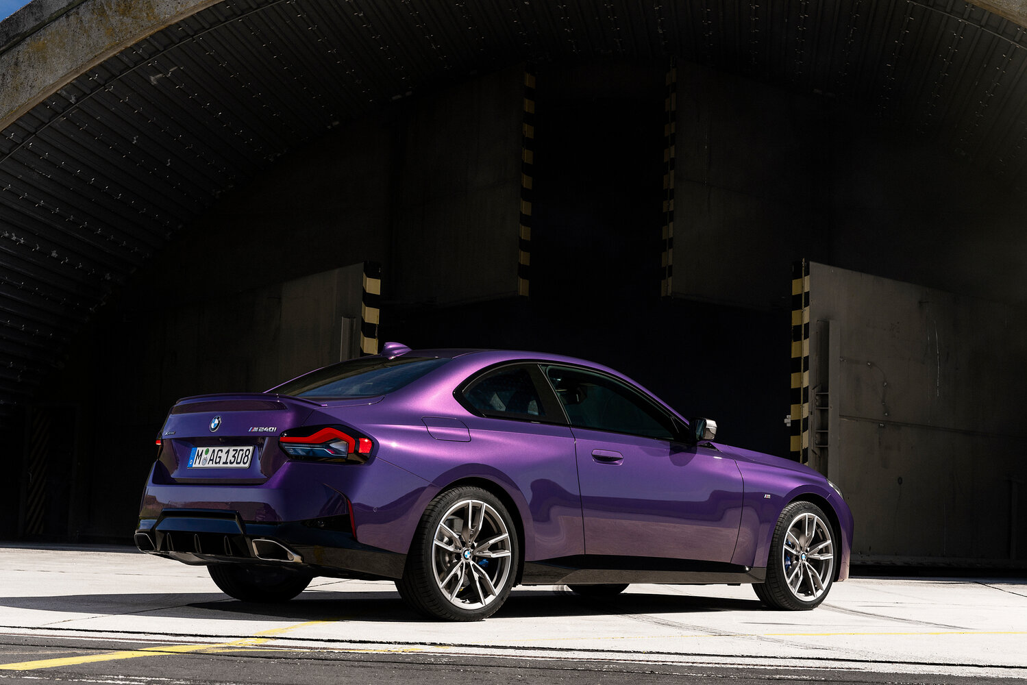 BMW 2 серии, G42, 2021–2024, Купе: Вид сзади в три четверти