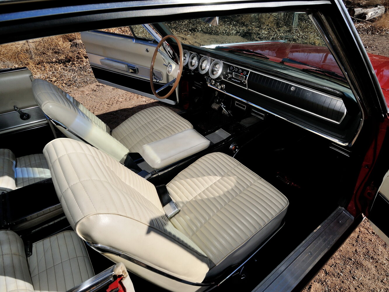 Dodge Charger, I, 1966–1967, Фастбек: Front cabin
