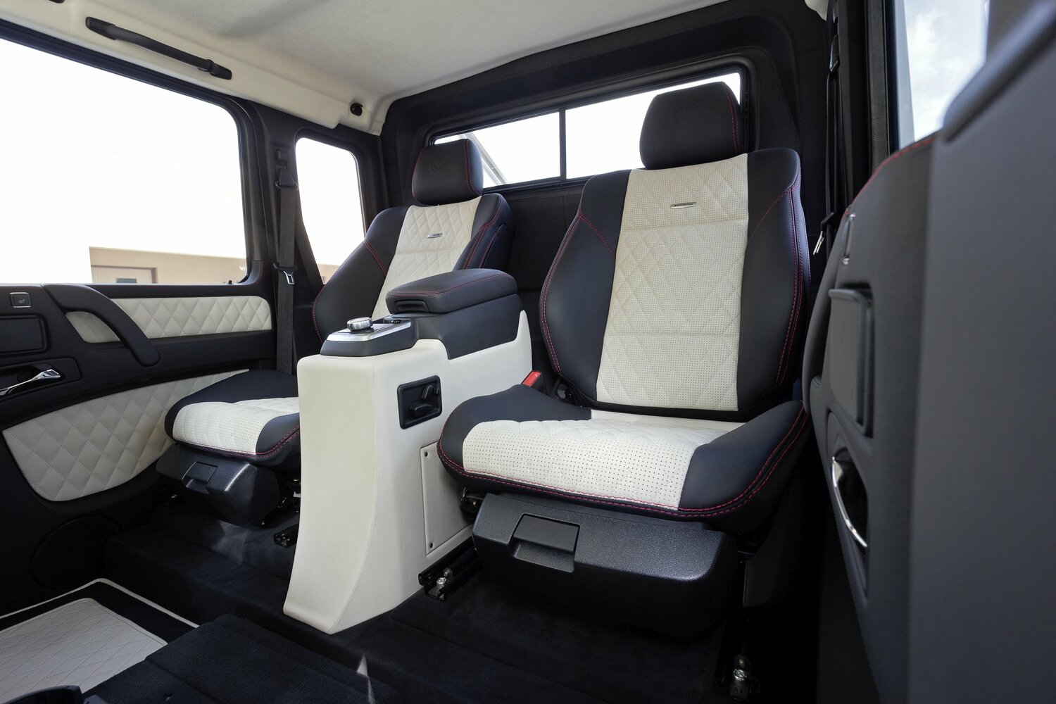 Mercedes-Benz G-Класс AMG 6x6, , 2013–2015, Пикап Двойная кабина: Задняя часть салона