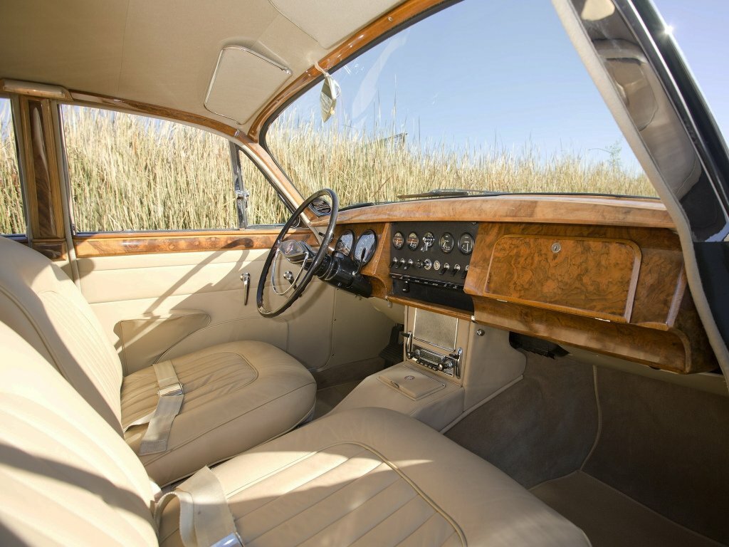 Jaguar Mark 2, I, 1959–1967, Sedan: Front cabin