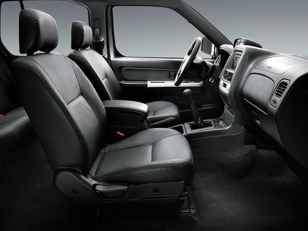 Dongfeng Oting, , 2007–2013, SUV 5 door: Front cabin