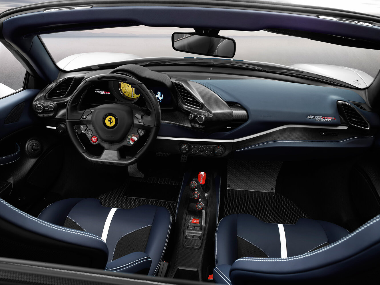 Ferrari 488, , 2015–2019, Родстер Pista Spider: Передняя часть салона