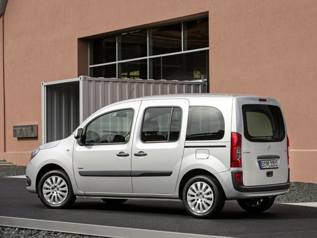 Mercedes-Benz Citan, I (W415), 2012–2021, Компактвэн: Вид сзади в три четверти