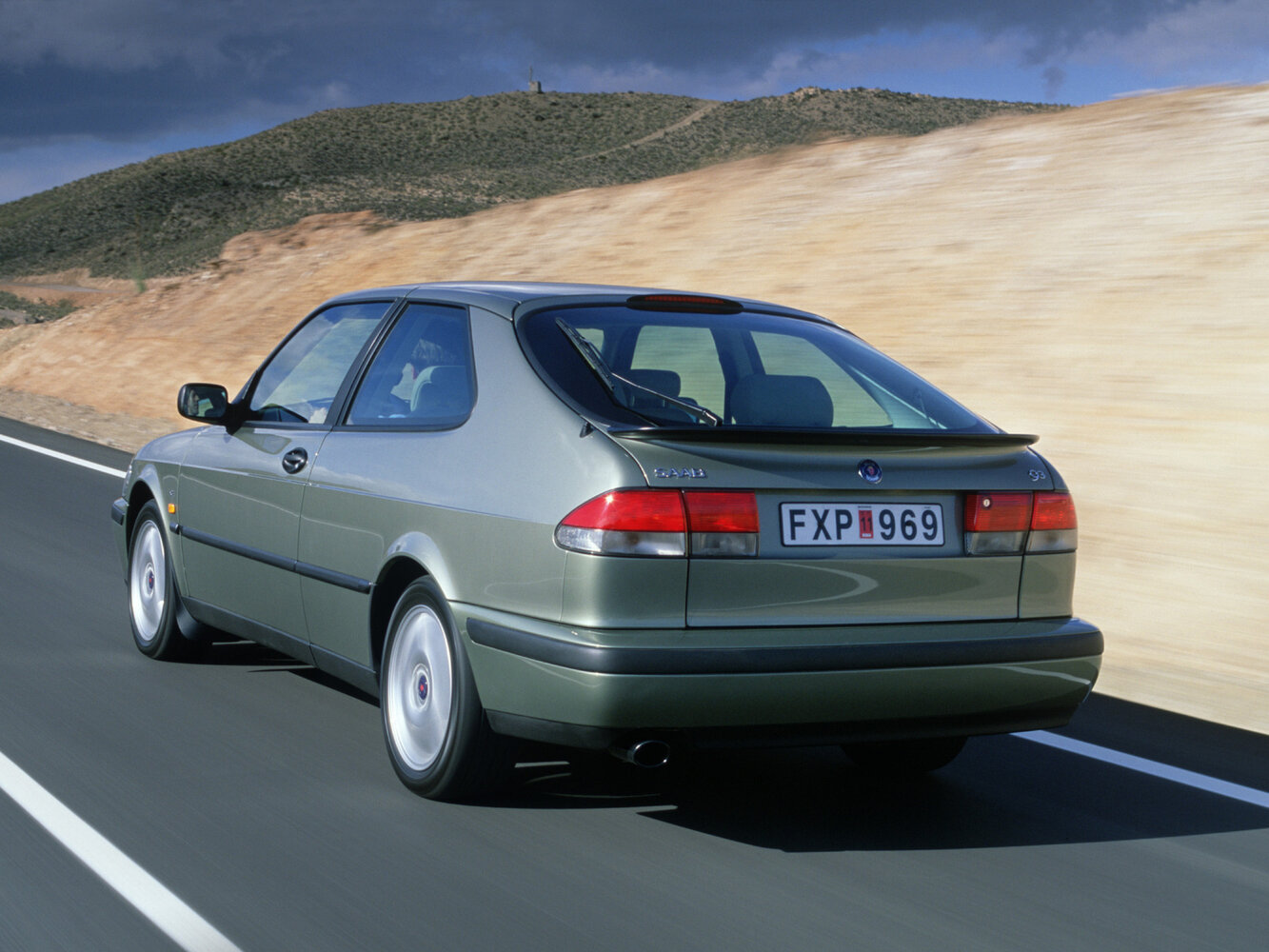 Saab 9-3, I, 1998–2003, Хэтчбек 3 дв.: Вид сзади в три четверти