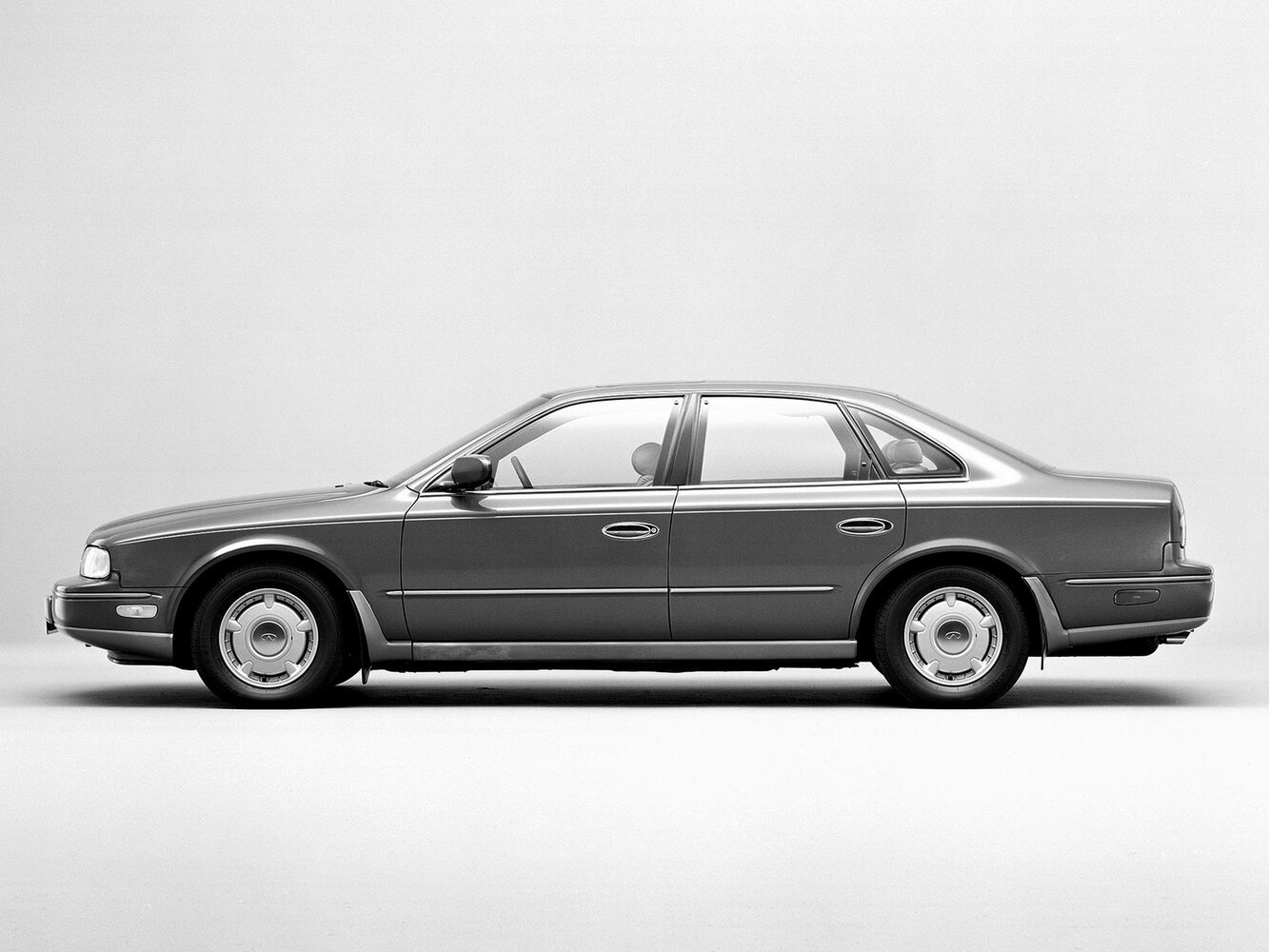 Infiniti Q, I, 1989–1996, Седан: Вид сбоку