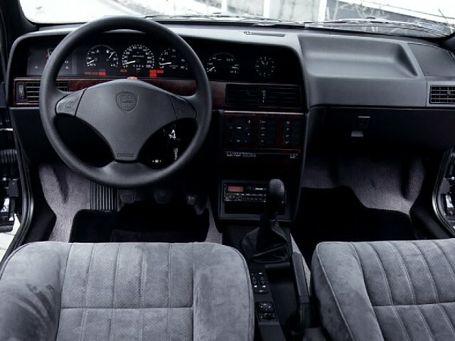Lancia Dedra, , 1989–2000, Седан: Передняя панель