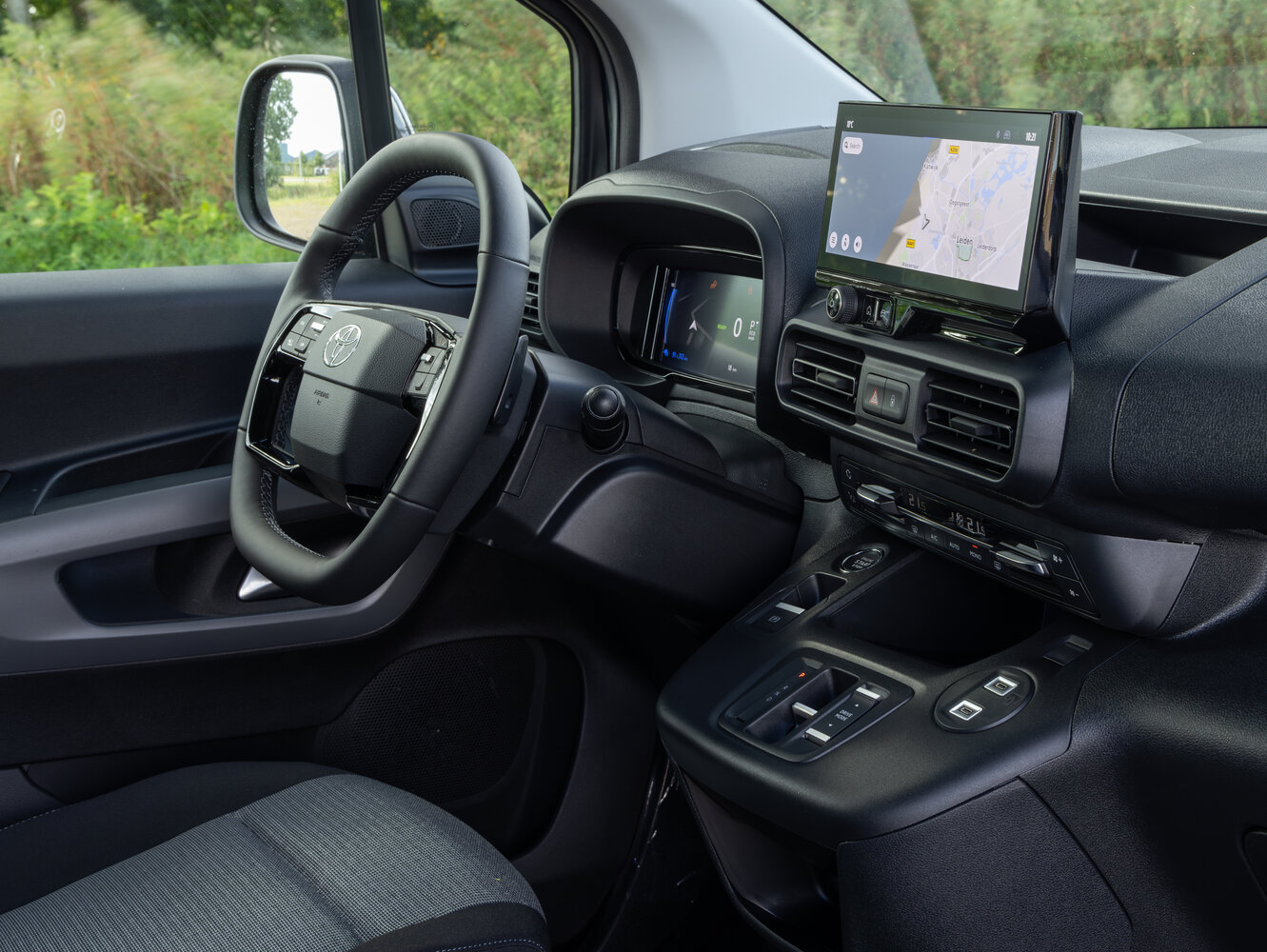 Toyota ProAce City, I facelift, 2024–2026, Compact MPV Verso L1: Front cabin