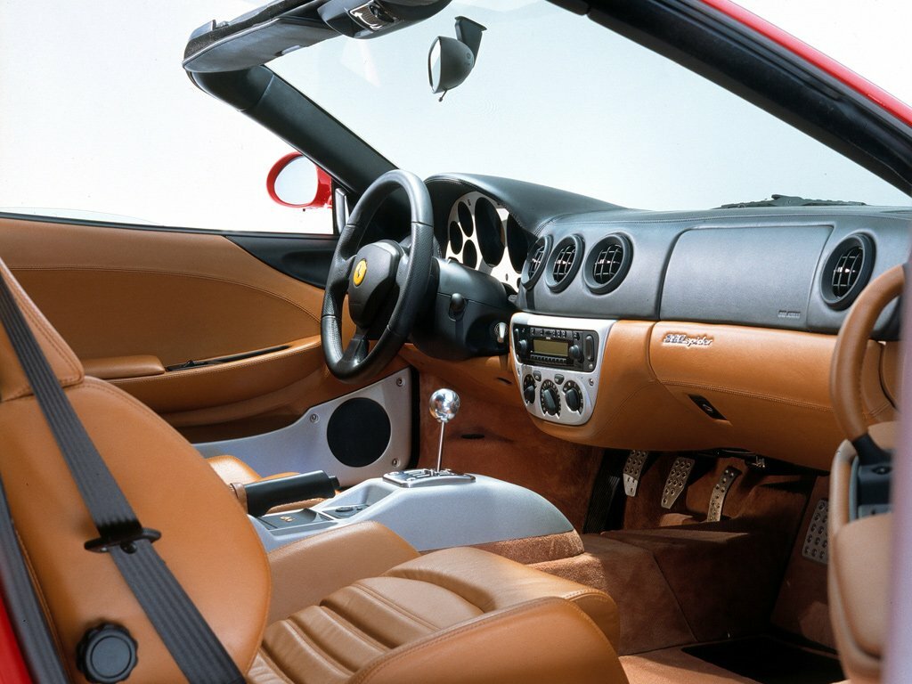 Ferrari 360, , 1999–2005, Спидстер Spider: Передняя часть салона