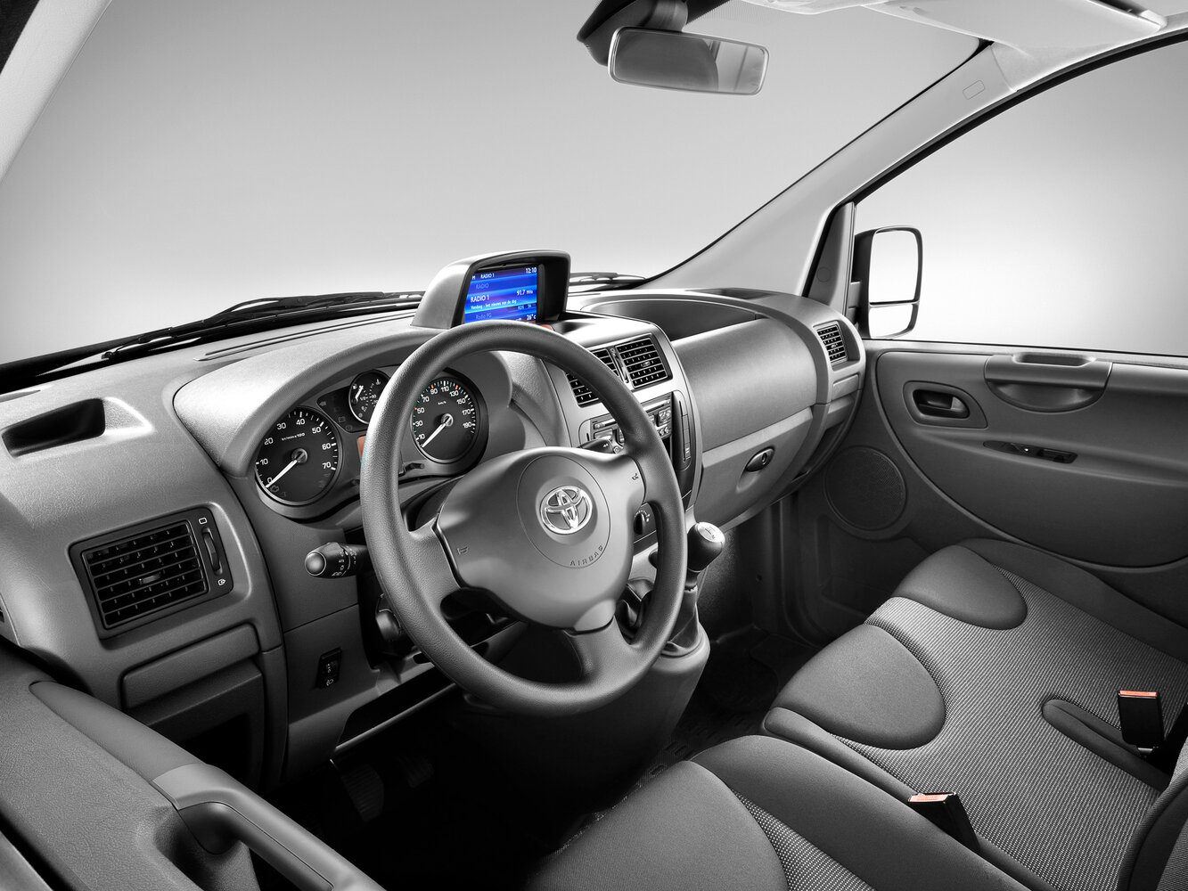 Toyota ProAce, I, 2013–2016, Minivan: Front cabin