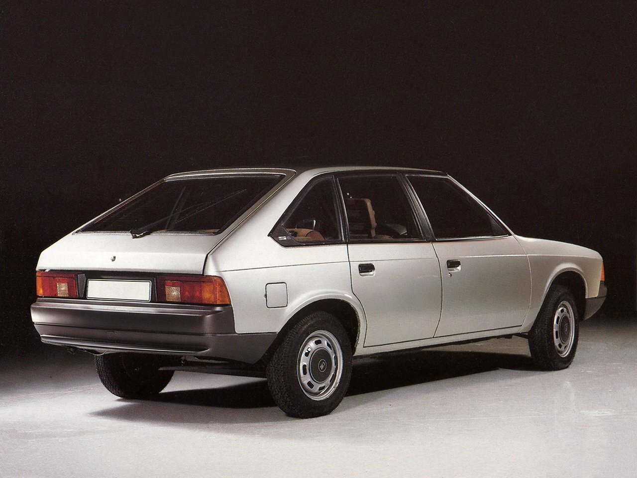 Москвич 2141, , 1986–1998, Hatchback 5 door: Rear three-quarter view