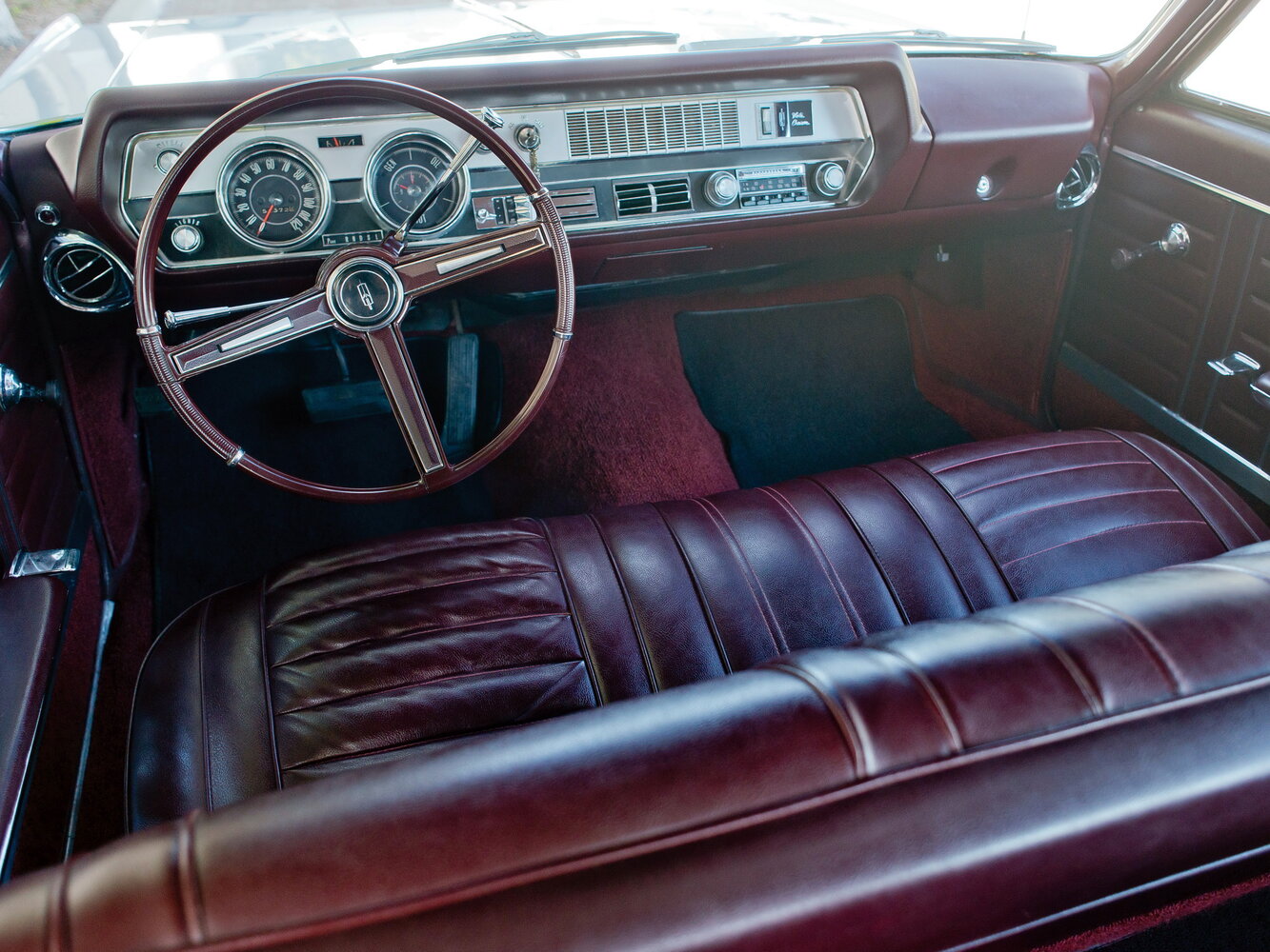 Oldsmobile Vista Cruiser, I, 1964–1967, Универсал 5 дв.: Передняя часть салона