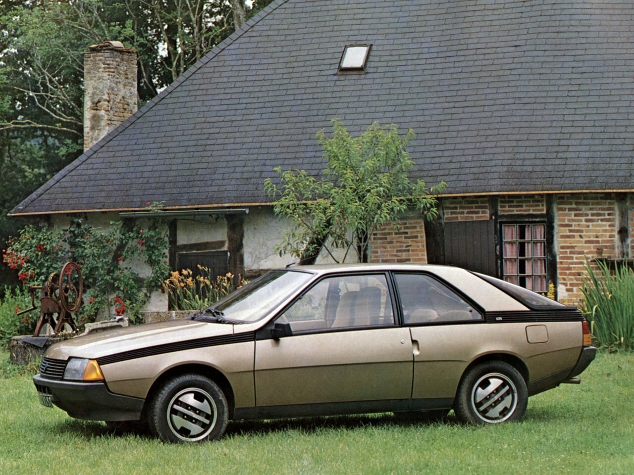 Renault Fuego, , 1980–1985, Хэтчбек 3 дв.: Вид сбоку