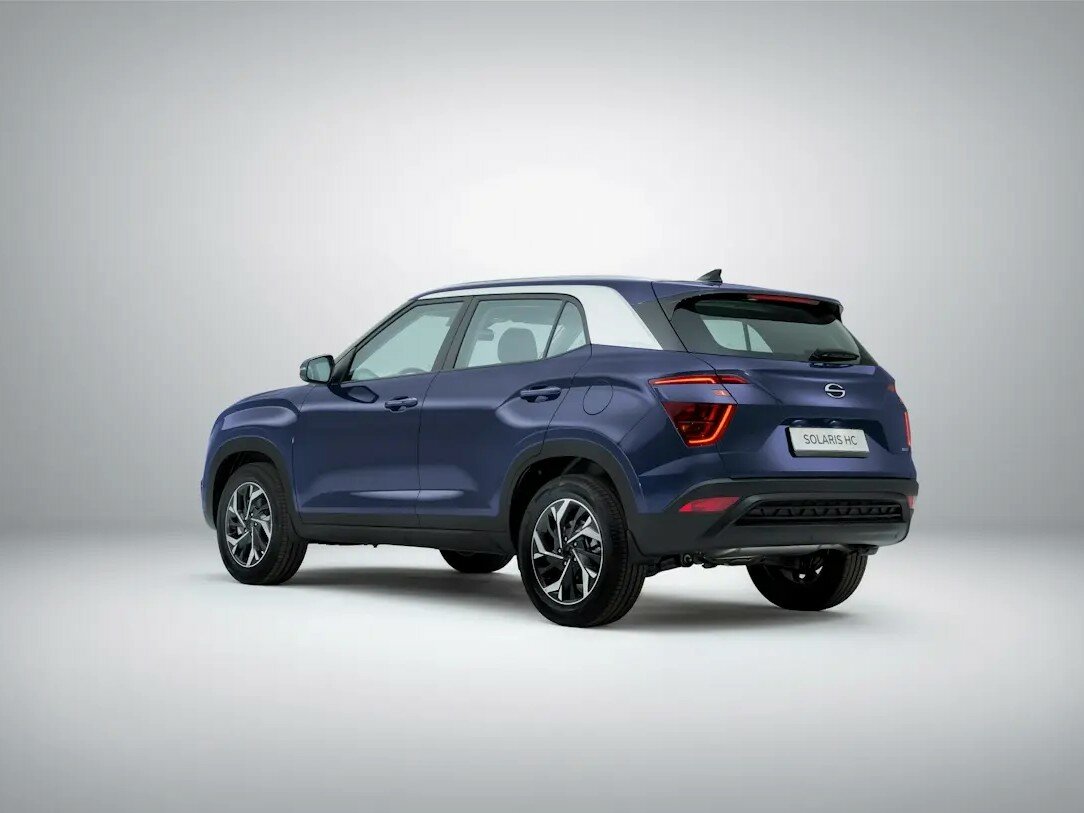 Solaris HC, , 2022–2025, SUV 5 door: Rear three-quarter view