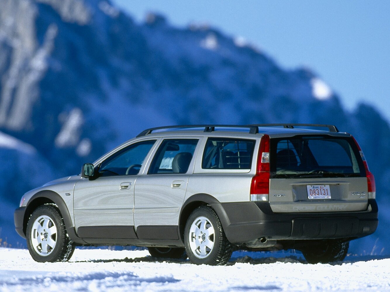 Volvo XC70, I, 2000–2004, Estate 5 door: Rear three-quarter view