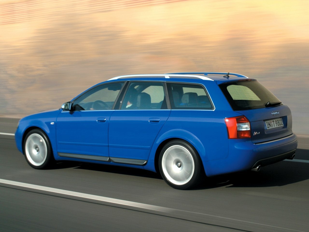 Audi S4, II (B6), 2002–2004, Estate 5 door: Rear three-quarter view
