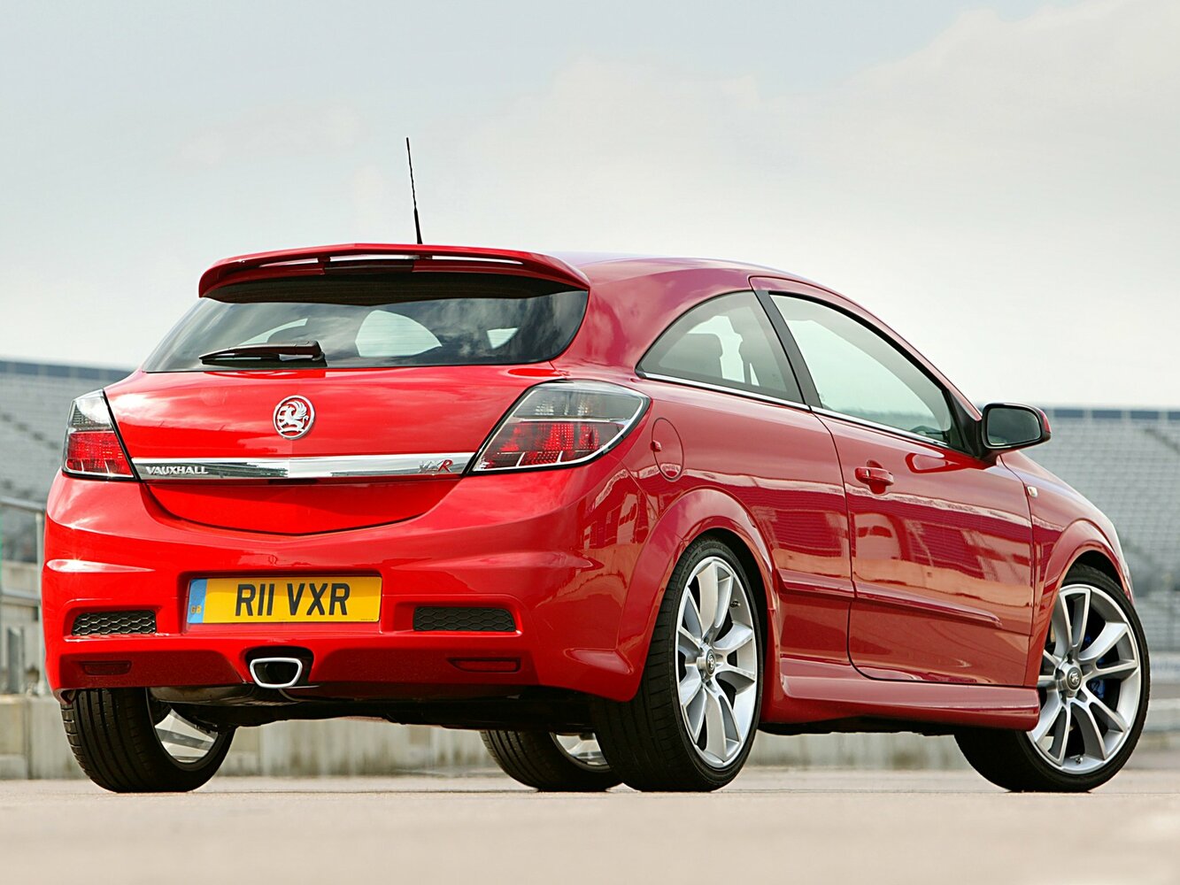 Vauxhall Astra, H, 2004–2010, Хэтчбек 3 дв.: Вид сзади в три четверти