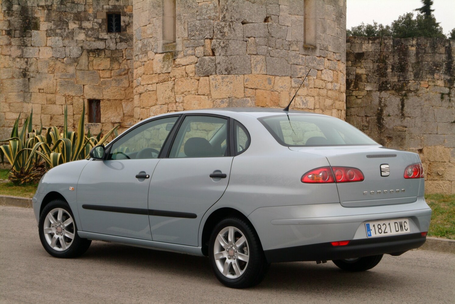 SEAT Cordoba, II Рестайлинг, 2006–2009, Седан: Вид сзади в три четверти