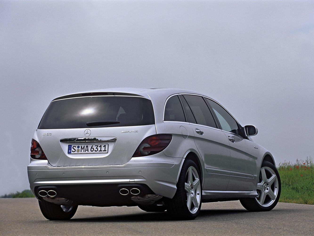 Mercedes-Benz R-Класс AMG, , 2006–2007, Минивэн Long: Вид сзади в три четверти