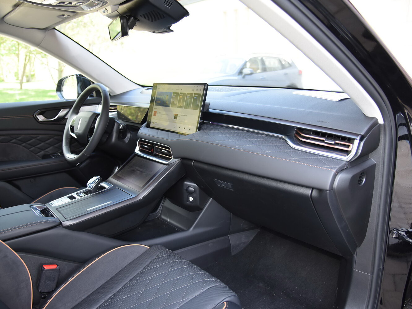 WEY Latte, , 2021–2025, SUV 5 door: Front cabin