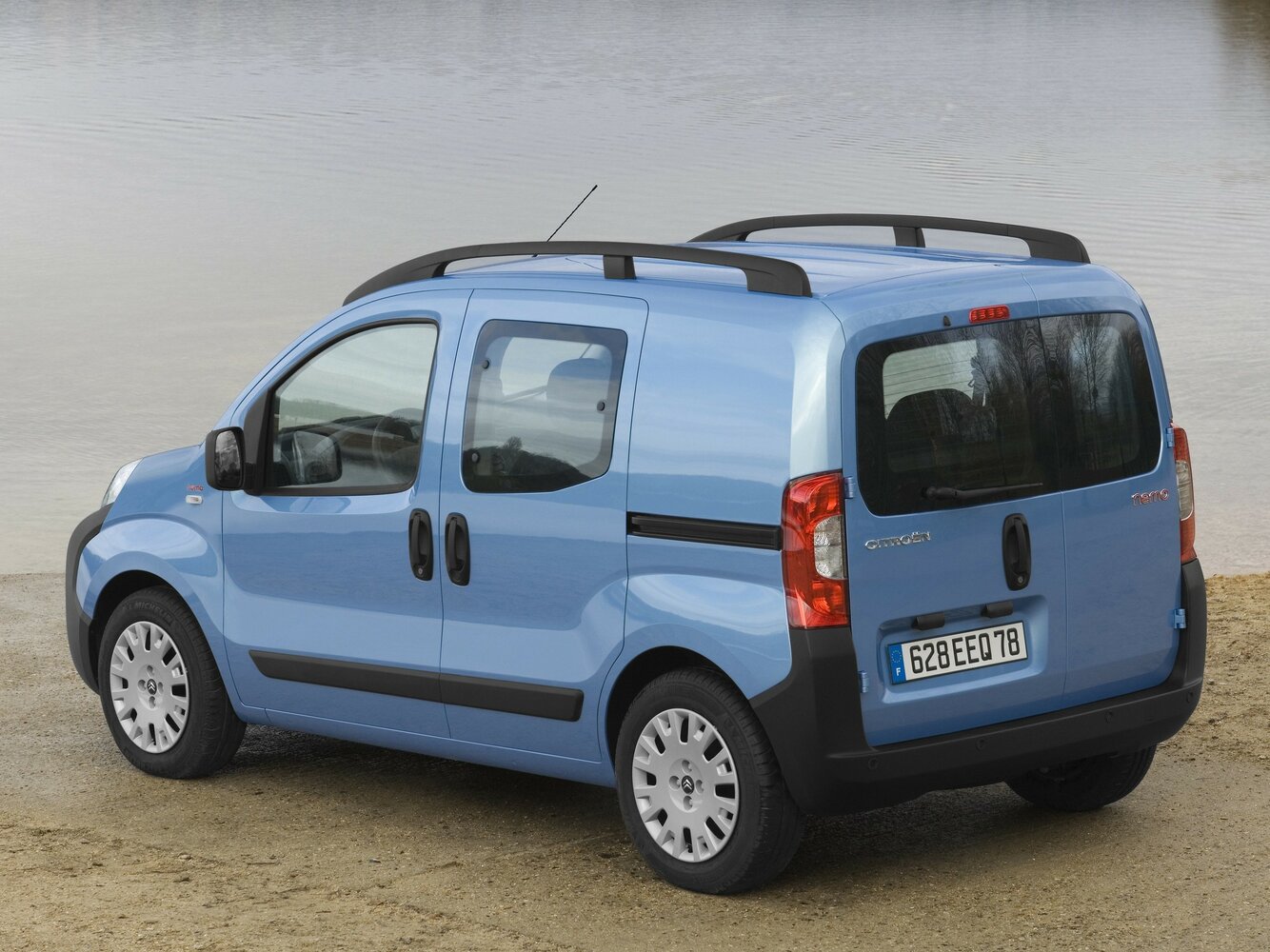 Citroen Nemo, I, 2007–2017, Минивэн: Вид сзади в три четверти