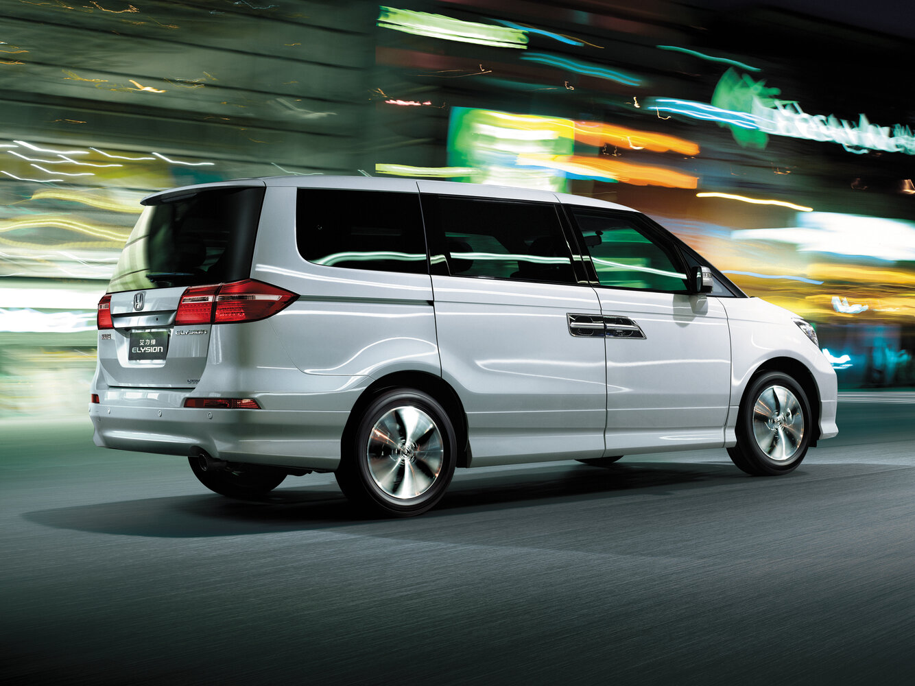 Honda Elysion, (China Market) I, 2012–2015, Minivan: Rear three-quarter view
