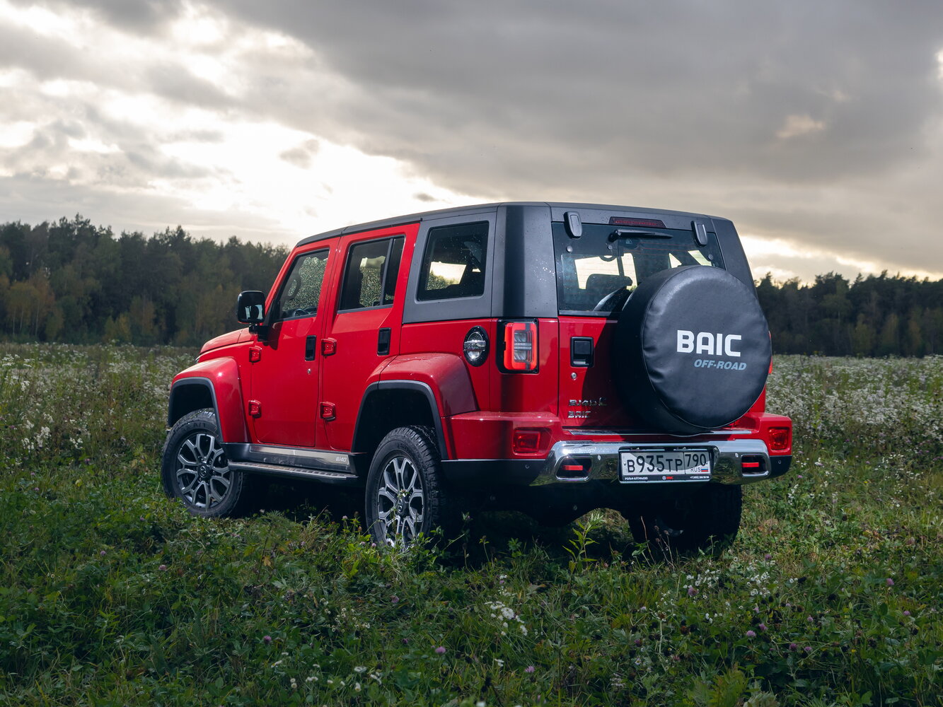 BAIC BJ40, I Рестайлинг, 2019–2026, Внедорожник 5 дв.: Вид сзади в три четверти