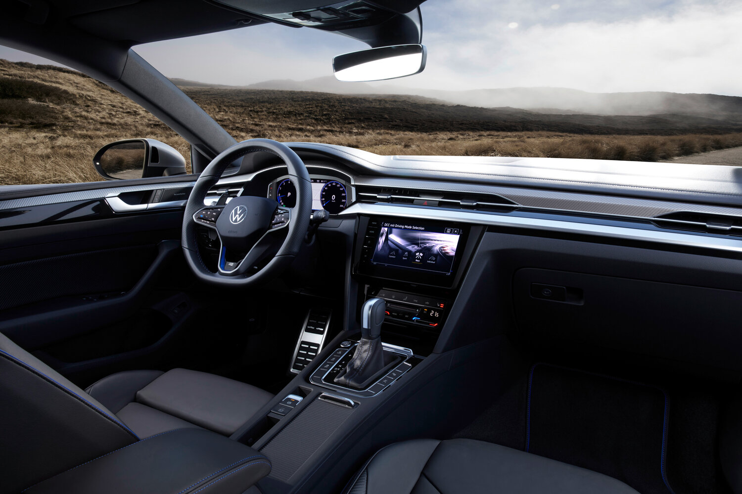 Volkswagen Arteon R, , 2020–2024, Универсал 5 дв. Shooting Brake: Передняя часть салона