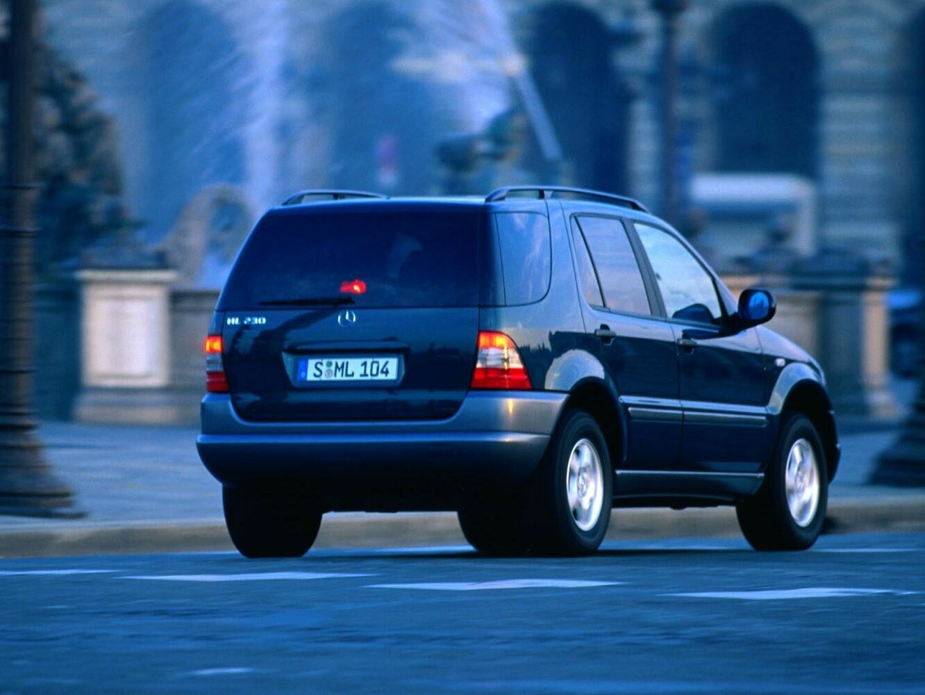 Mercedes-Benz M-Класс, I (W163), 1997–2001, Внедорожник 5 дв.: Вид сзади в три четверти