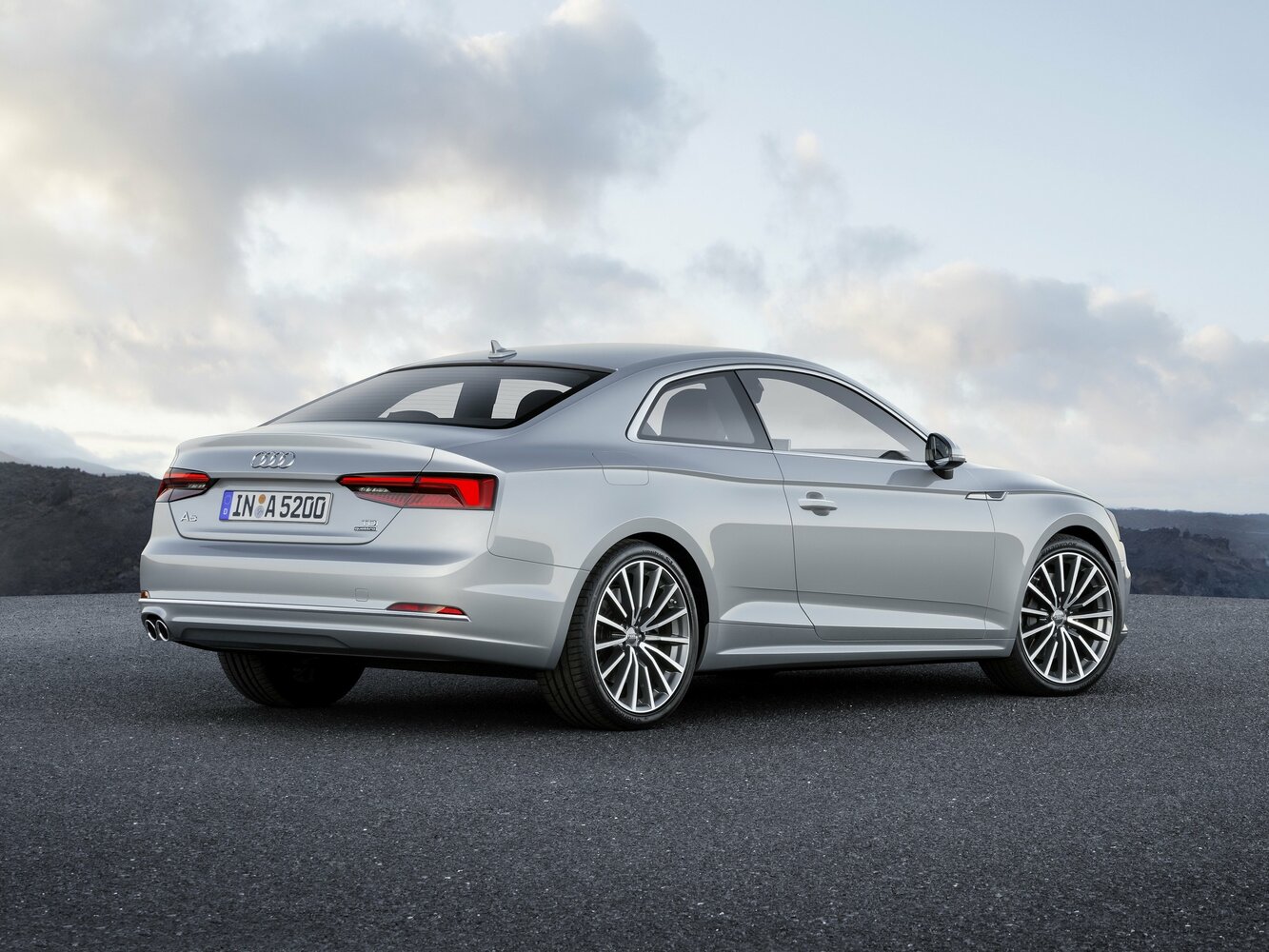 Audi A5, II (F5), 2016–2020, Купе: Вид сзади в три четверти