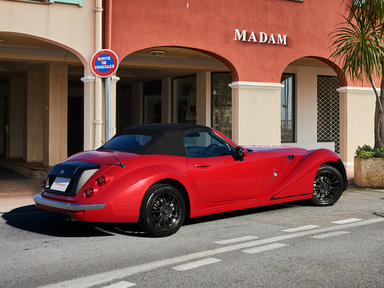 Mitsuoka Himiko, II, 2018–2026, Родстер: Вид сзади в три четверти