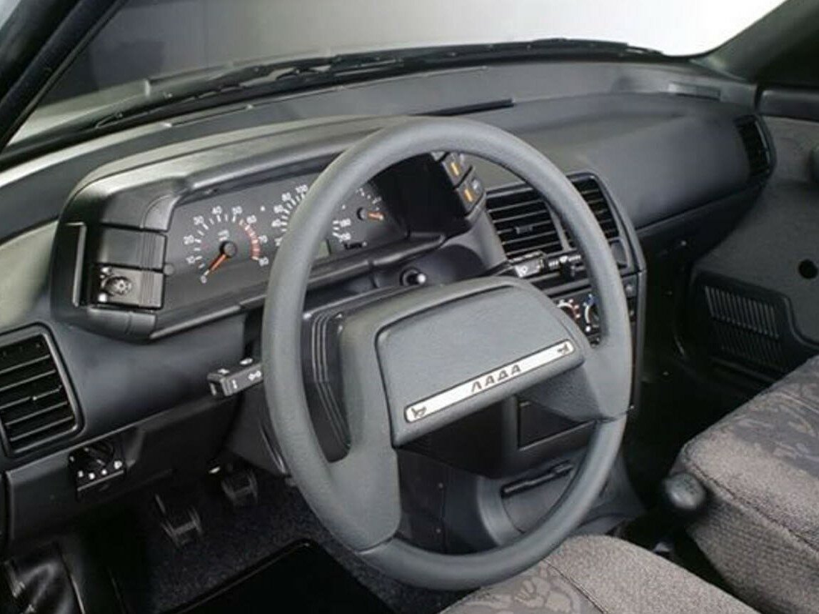 Lada (ВАЗ) 2110, , 1995–2014, Седан: Передняя часть салона
