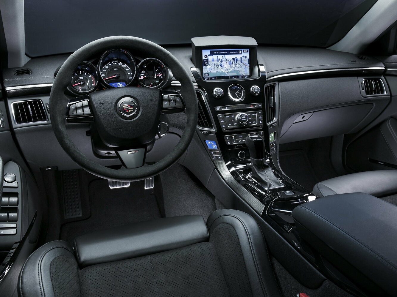 Cadillac CTS-V, II, 2008–2013, Купе: Передняя панель