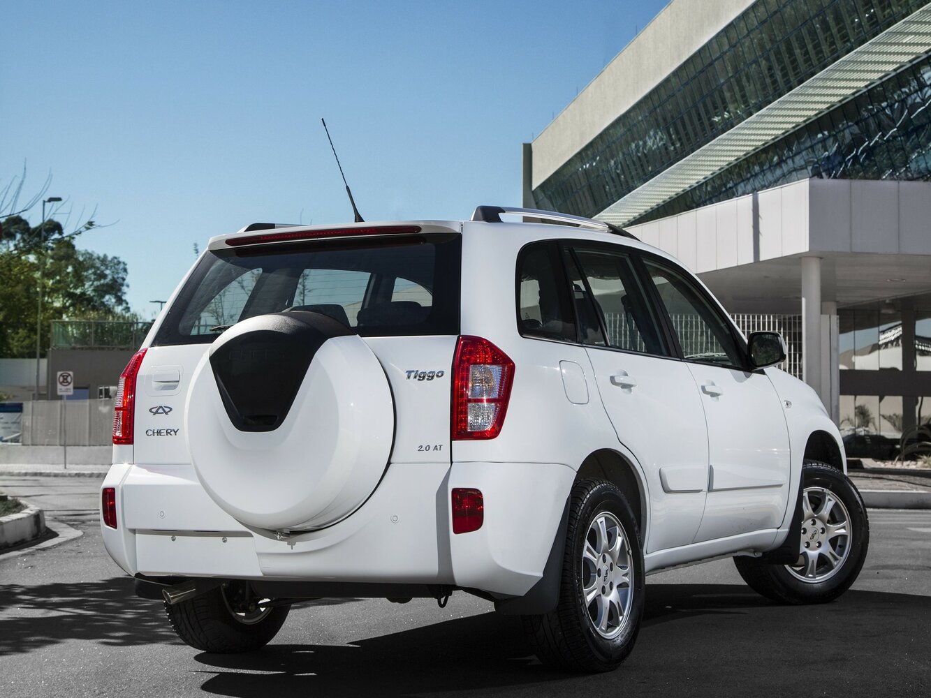 Chery Tiggo (T11), I Рестайлинг (FL), 2011–2016, Внедорожник 5 дв.: Вид сзади в три четверти